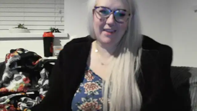 Snapshot of Sizzling_Indie36 chatting on September 14, 3:26 am Sizzling Indie36 online show from September 14, 3:26 am