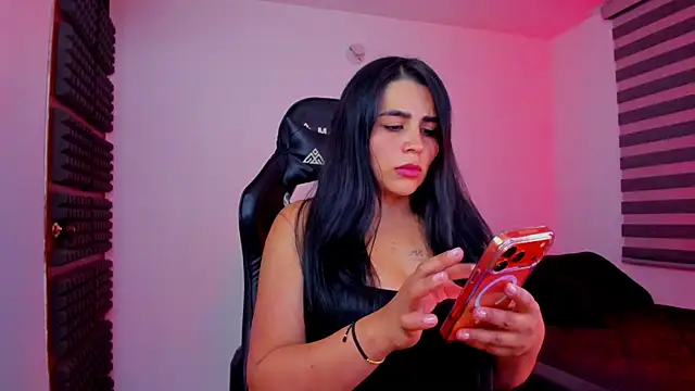 hannarusso online show from February 6, 11:52 pm