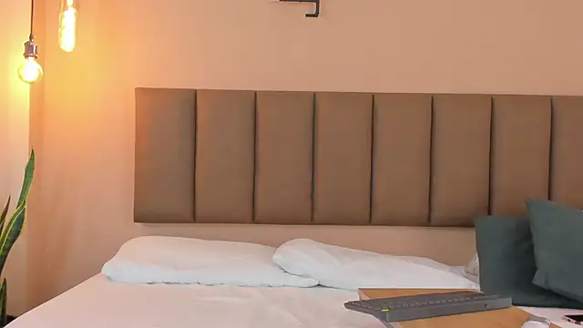 honeygray02 online show from October 31, 12:42 pm