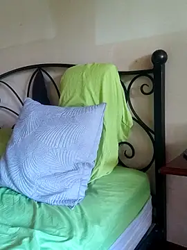 emiliemilf online show from March 15, 1:29 am