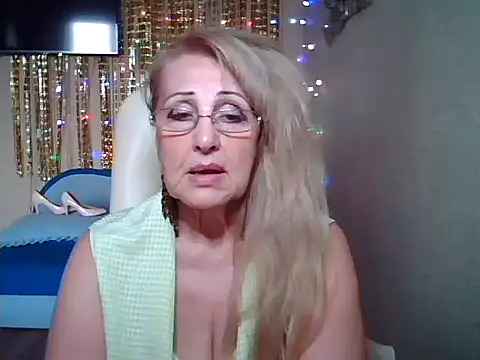 Snapshot of Margo_Sweety chatting on October 14, 6:27 am Margo Sweety online show from October 14, 6:27 am