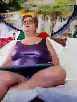 Snapshot of QueenPammy1 chatting on December 2, 7:10 am QueenPammy1 online show from December 2, 7:10 am