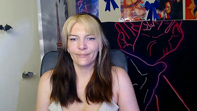 VanessaRey  online show from June 18, 6:26 am