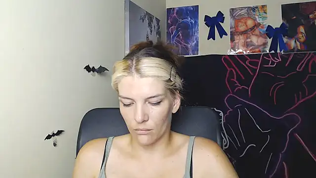 VanessaRey  online show from August 7, 6:53 am