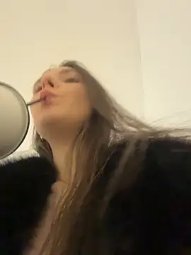 MilaBee online show from March 9, 11:13 am