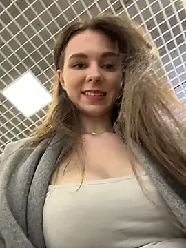 MilaBee online show from April 29, 11:46 am