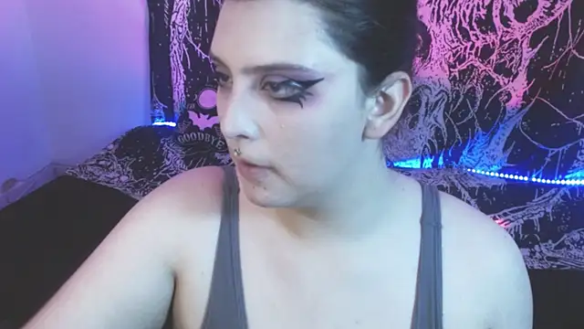 mikaskullcs online show from June 11, 7:22 pm