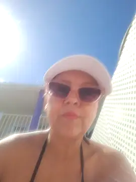 Amadamilf1980 online show from February 8, 7:06 pm