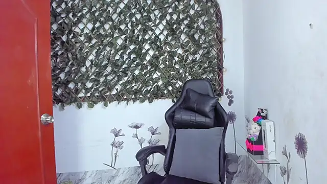 Sarahbrowm  online show from November 26, 9:27 pm