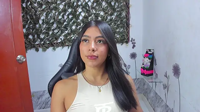 Sarahbrowm  online show from November 13, 10:31 pm