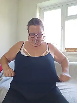 MissQueenBeex online show from May 14, 12:33 pm