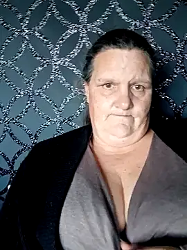 MissQueenBeex online show from October 27, 3:18 pm