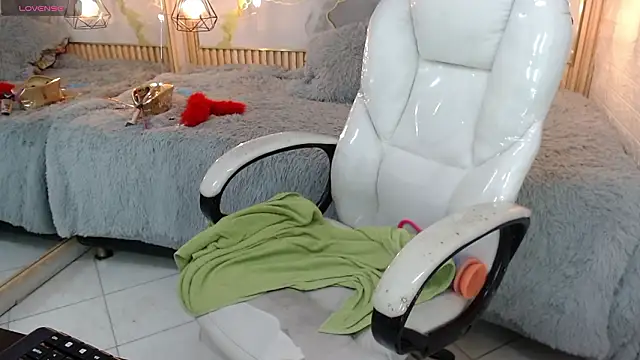 nei girl online show from March 10, 11:58 am