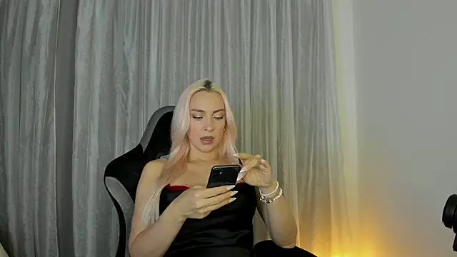  Miss Valentina  online show from May 17, 4:17 pm