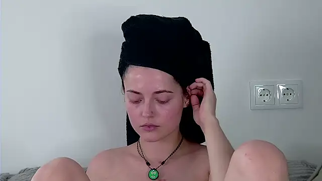 AshleyD  online show from July 12, 1:23 pm
