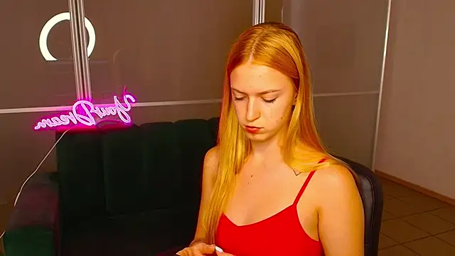 Snapshot of MirandaMayers chatting on September 16, 5:48 am MirandaMayers online show from September 16, 5:48 am
