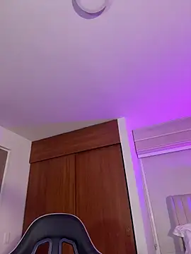 ArianaReynoldss online show from July 29, 10:04 am