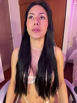 ArianaReynoldss online show from June 22, 10:01 am