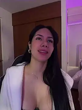 ArianaReynoldss online show from July 28, 12:48 pm