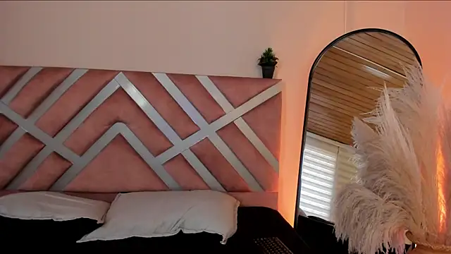 viol collins   online show from December 3, 3:58 pm