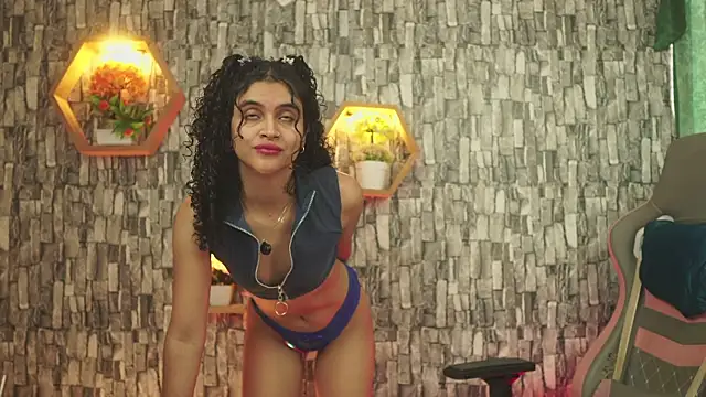 bonniie 98  online show from July 31, 9:05 pm