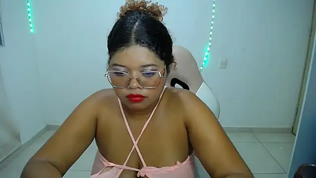 natalietits1 online show from December 3, 2:58 am