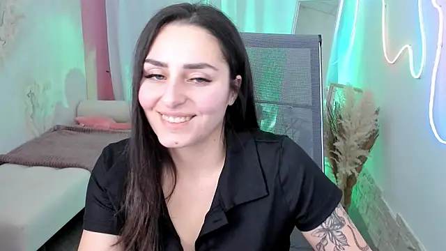 ValeriiMills online show from December 15, 2:44 pm