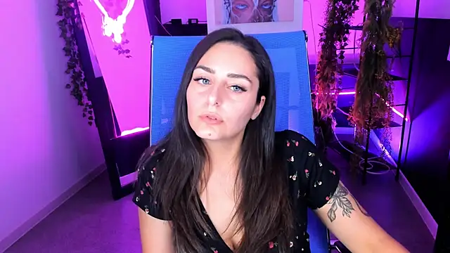 Snapshot of ValeriiMills chatting on September 15, 2:58 pm ValeriiMills online show from September 15, 2:58 pm