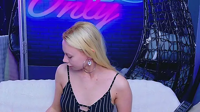 AlessiaCroft online show from April 30, 4:07 am