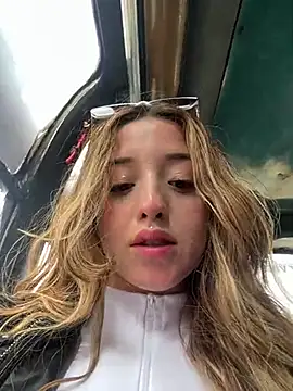 Baby  Otaku online show from February 4, 8:45 pm