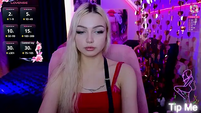 LinaLirian online show from February 24, 2:05 pm