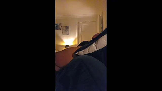CloudyMuscleBeefy online show from December 14, 11:21 pm