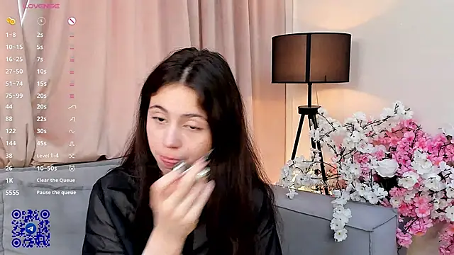 Snapshot of JulianaChapel chatting on September 18, 10:36 am JulianaChapel online show from September 18, 10:36 am