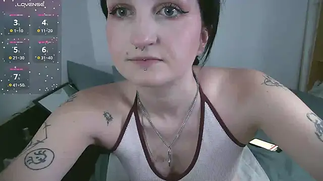 Violett3333 online show from August 8, 12:24 pm
