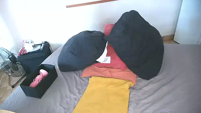 Violett3333 online show from October 4, 3:27 pm