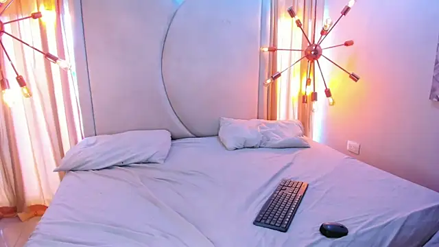 Snapshot of Anittatoro_ chatting on September 22, 7:12 pm Anittatoro online show from September 22, 7:12 pm