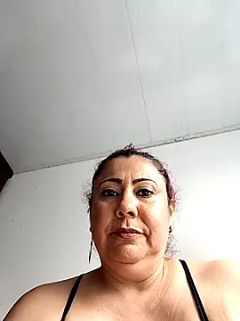 EmmaJhomson online show from November 3, 8:35 pm