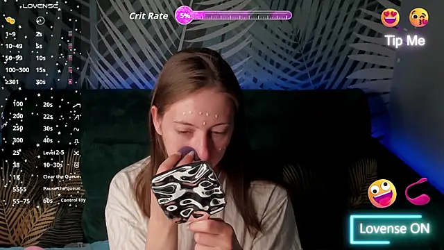 ChristyCrayme online show from May 1, 10:02 pm