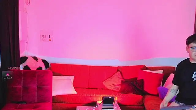 Cleo Ace online show from February 24, 1:32 pm