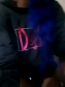 famousfox-69 online show from September 9, 9:03 pm