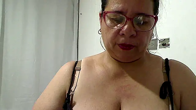 luciana69hot online show from July 7, 11:29 pm