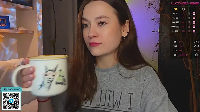 mia here online show from December 1, 2:15 am