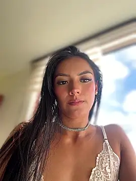 im-isabella online show from July 25, 8:05 pm