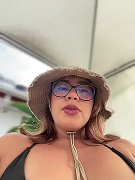 sara calderon online show from January 8, 1:37 pm