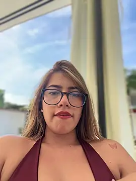 Snapshot of sara_calderon chatting on October 2, 1:38 pm sara calderon online show from October 2, 1:38 pm