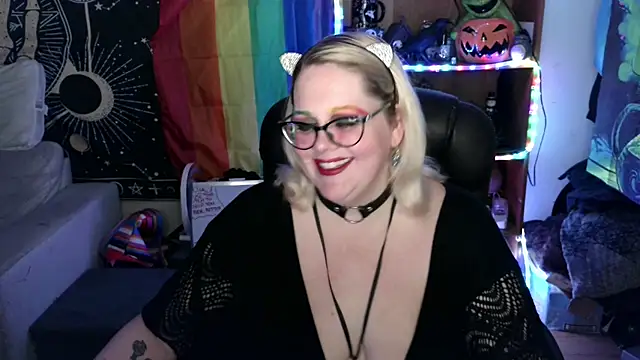 Kinky Witch online show from June 19, 6:00 pm