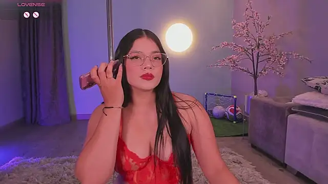 Hailey-Fox online show from June 28, 11:33 pm