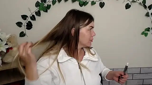 Snapshot of Magic_Katarina_ chatting on October 13, 7:22 am Magic Katarina online show from October 13, 7:22 am