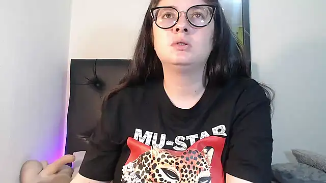 KrystalAdams online show from August 3, 1:17 pm