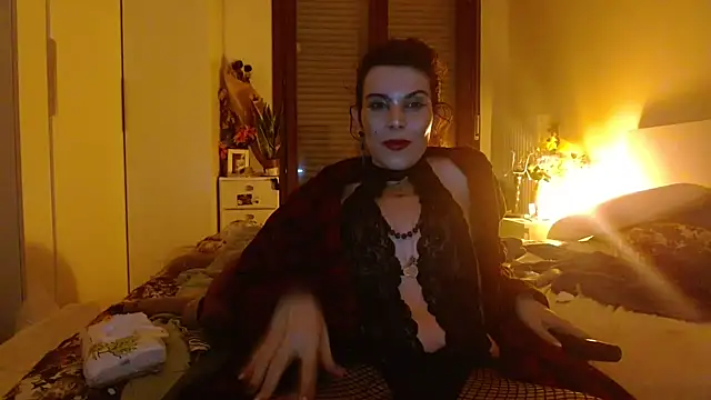 refem9 online show from December 4, 7:25 pm